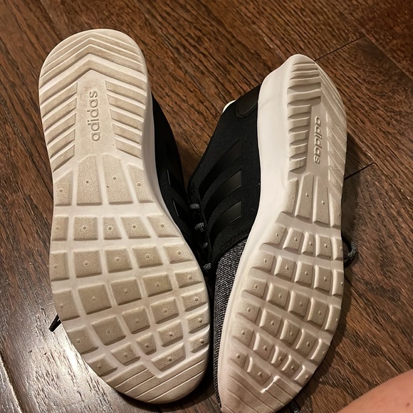 Adidas black runners - women’s size 7 - Picture 4 of 4